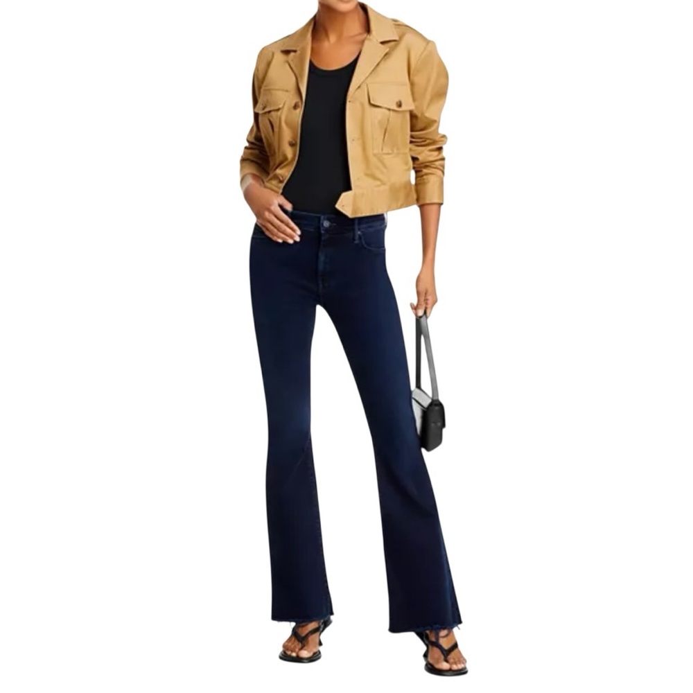 MOTHER The Weekender Frayed Flare Jeans Size 23 Chip On My Shoulder Wash